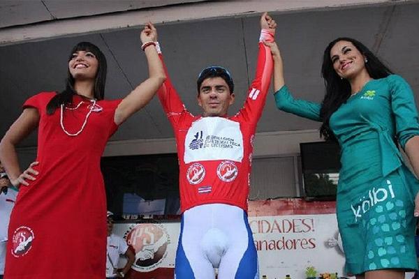 El guatemalteco Manuel Rodas continúa al frente de las metas volantes en la competencia tica. (Foto Prensa Libre: Federación Costarricense de Ciclismo)