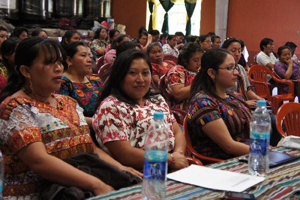 Conversatorio sobre racismo y discriminación que se llevó a cabo en Sololá.