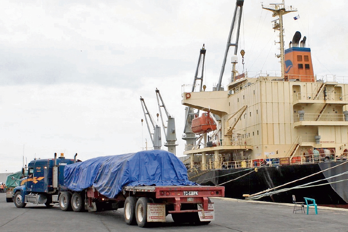 la ocupación de EPQ supera el 70% en sus instalaciones, lo que se considera el límite, según las normas internacionales de administración portuaria. (Foto Prensa Libre: Enrique Paredes)