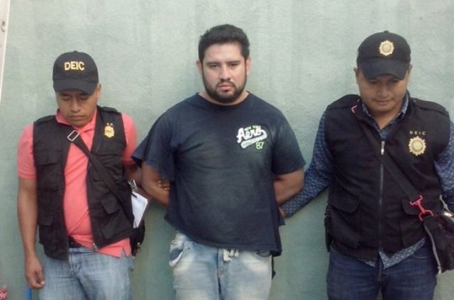 Roberto Javier Guzmán Sotoj, alias el Burra, fue arrestado en San Miguel Petapa. (Foto Prensa Libre: PNC)