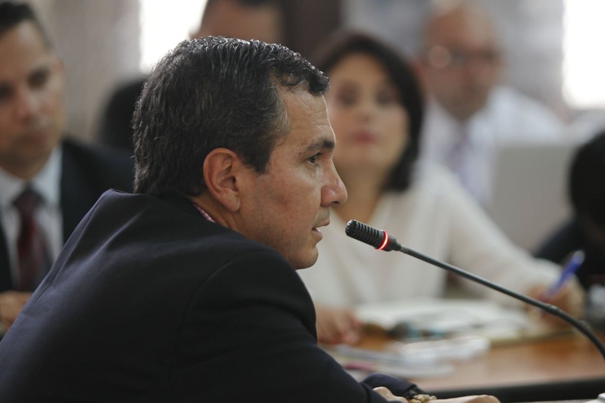 Álvaro Mayorga de la empresa Conasa rindiendo su primera declaración en el caso Construcción y Corrupción. (Foto Prensa Libre: Paulo Raquec)