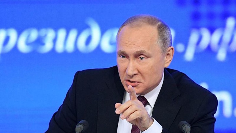 Vladimir Putin condena el bombardeo de Estados Unidos a una base siria. (Foto Prensa Libre: AFP)