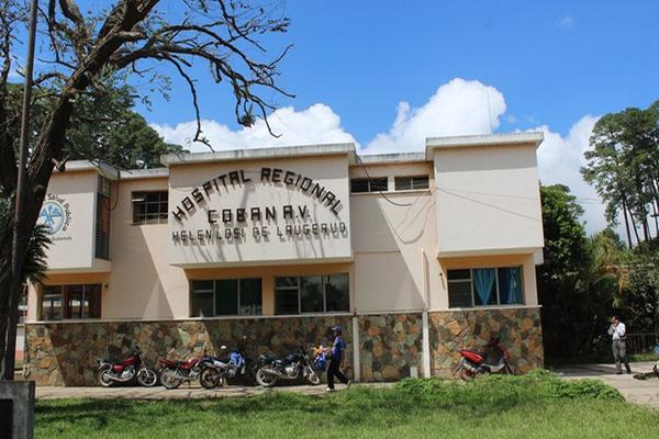 Juan Carlos Arreaga falleció en el hospital tras ser atacado a balazos en la zona 10. (Foto Prensa Libre: Ángel Martín Tax)