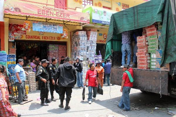 Las autoridades han decomisado camiones con productos de contrabando, pero esa actividad ilegal no se detiene.