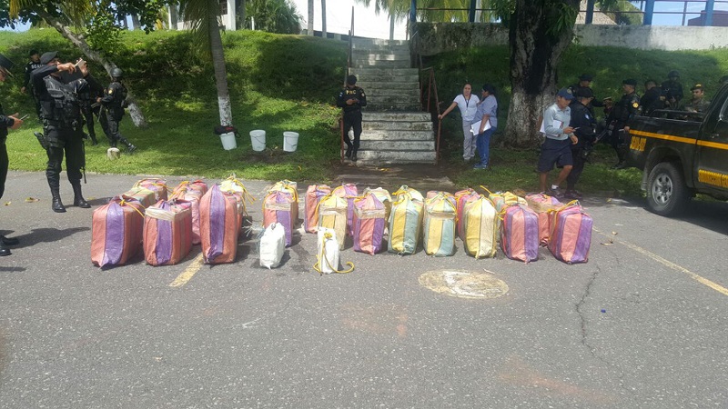 Los paquetes con cocaina eran transportados en 28 bultos, en la embarcacion Salmo 91. (Foto Prensa Libre: Cortesía MP)