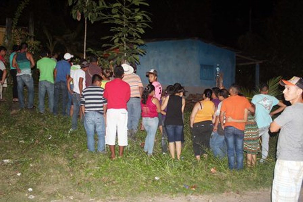 Lugar donde murió baleado García Esquivel, en Lívingston, Izabal. (Foto Prensa Libre: Edwin Perdomo).