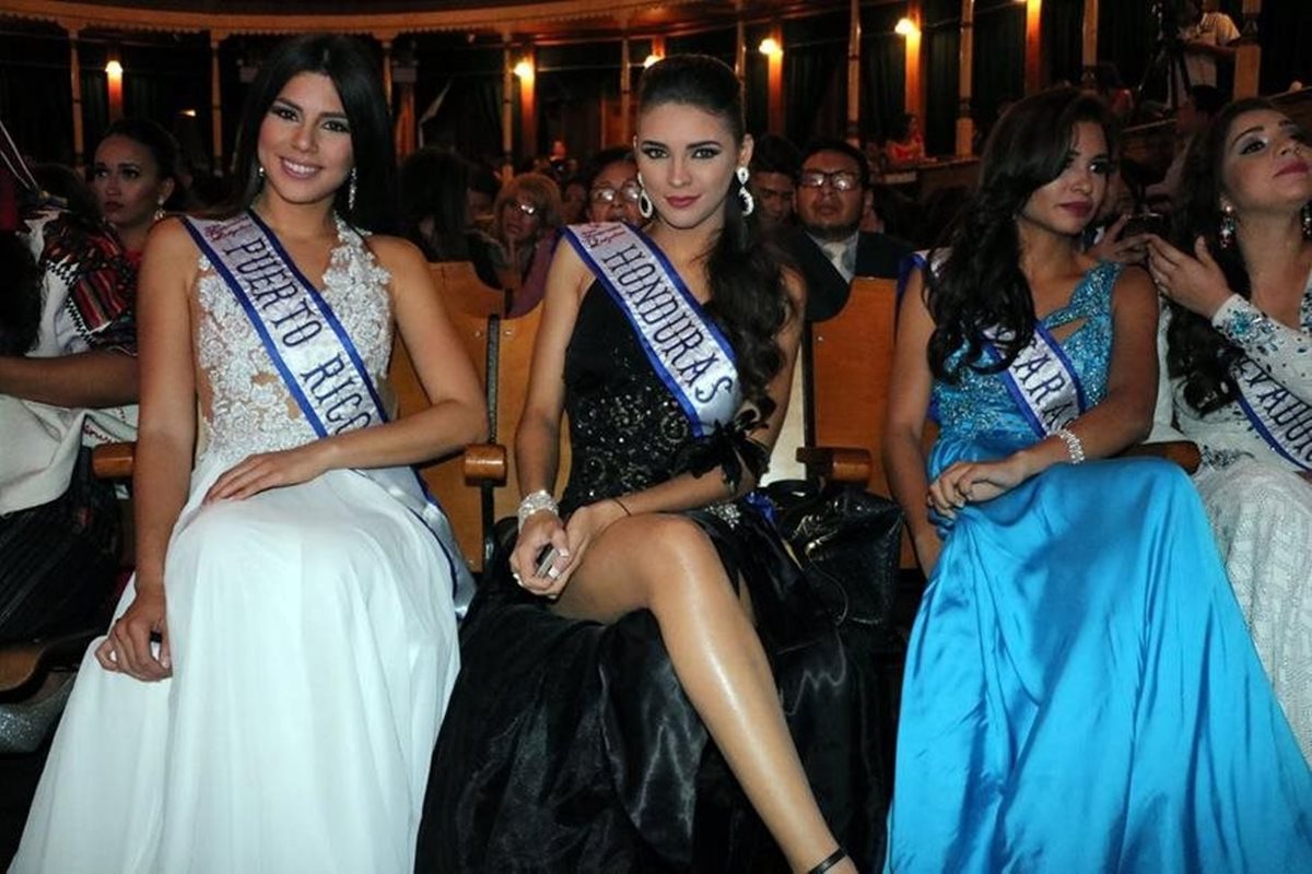 Reinas de belleza de Centroamérica, durante participaron en diversas actividades de la feria del año pasado. (Foto Prensa Libre: María José Longo)