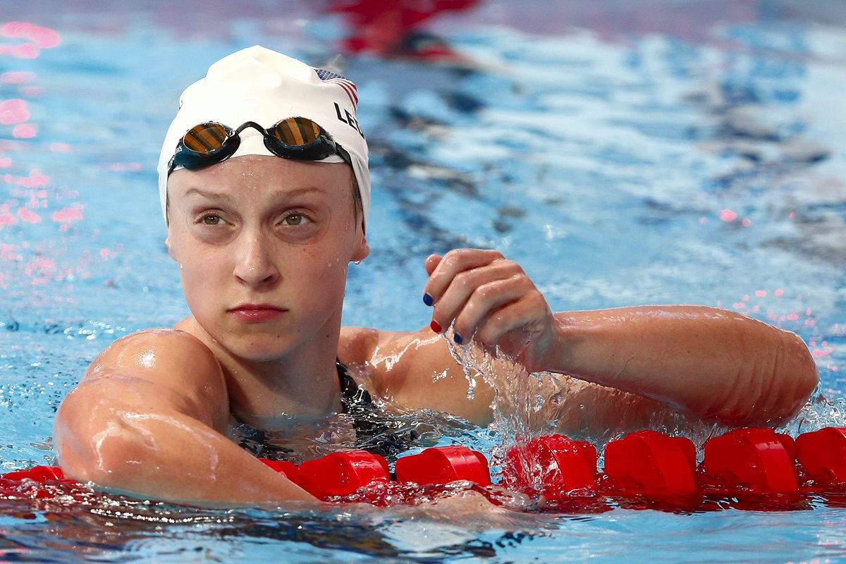 Katie Ledecky suma ya 10 récords mundiales en natación. (Foto Prensa Libre: EFE)