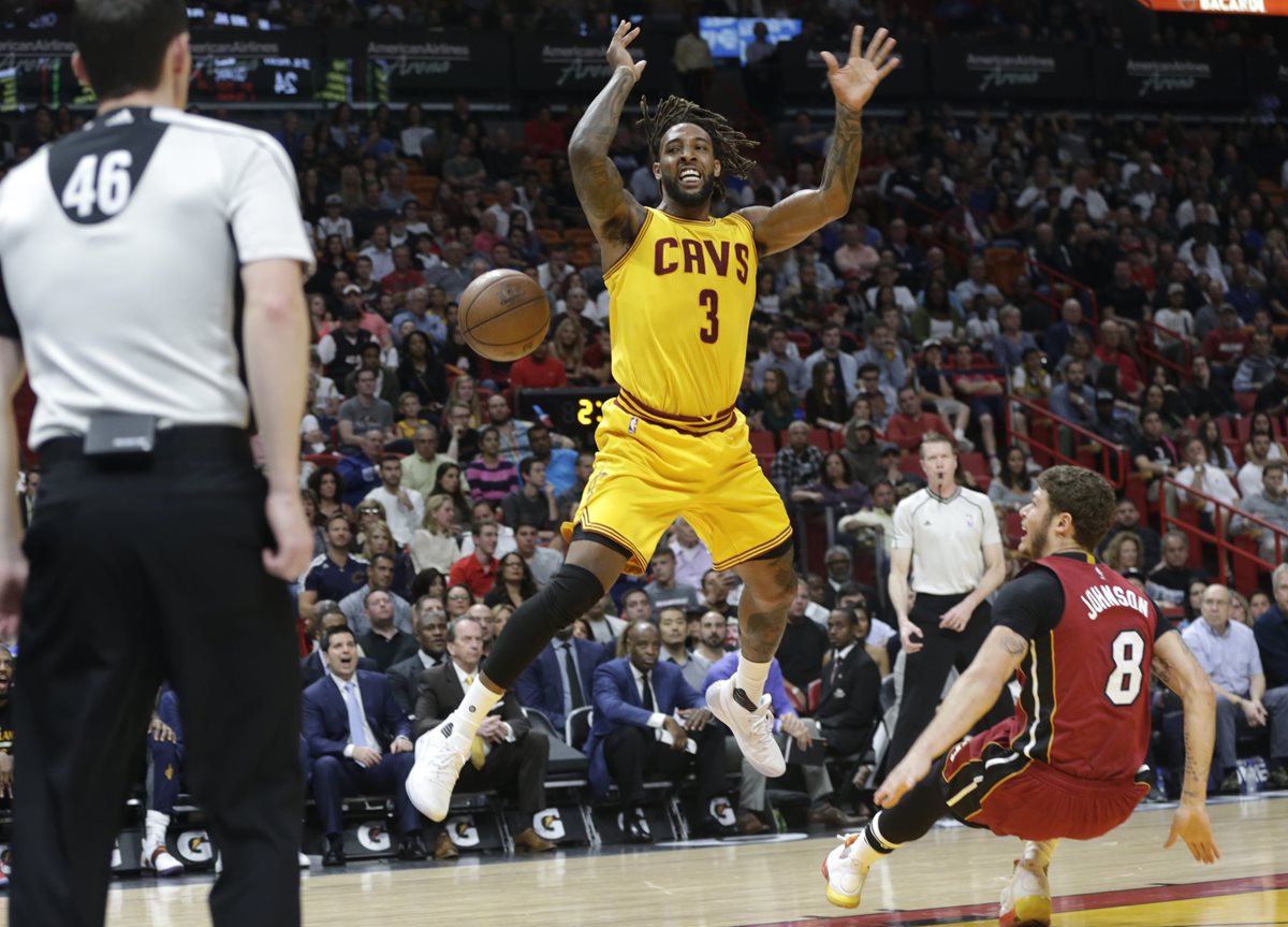 Derrick Williams había firmado un contrato de sólo diez días pero el equipo de Cleveland se lo alargó. (Foto Prensa Libre: AP)
