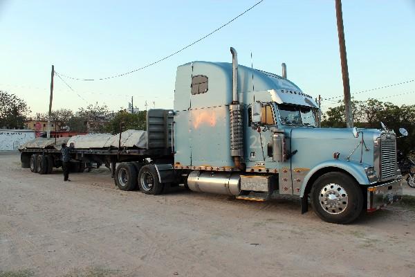 Tráiler fue   recuperado por la Policía  en Sanarate, El Progreso.