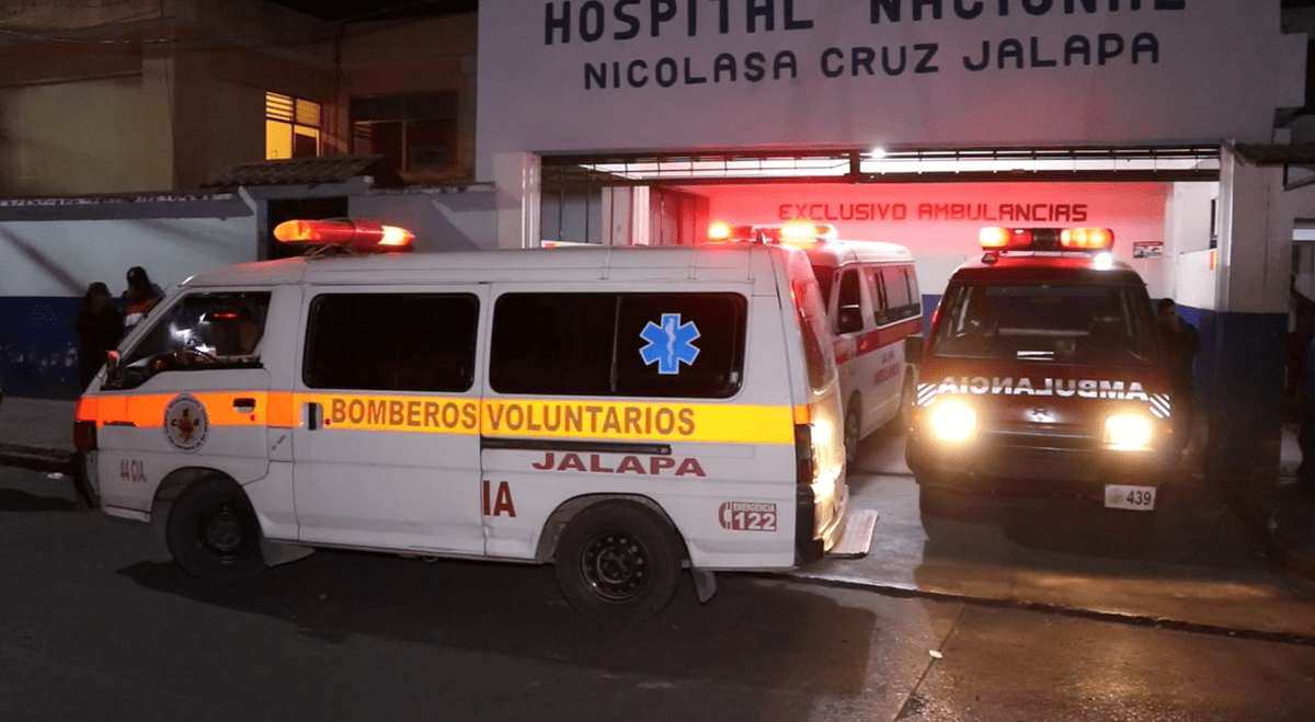 Emergencia del Hospital Nacional de Jalapa, a donde fueron llevados los adolescentes baleados. (Foto Prensa Libre: Hugo Oliva)