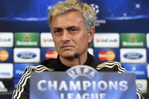 Mourinho habla sobre su rival de hoy. (Foto Prensa Libre: AFP)