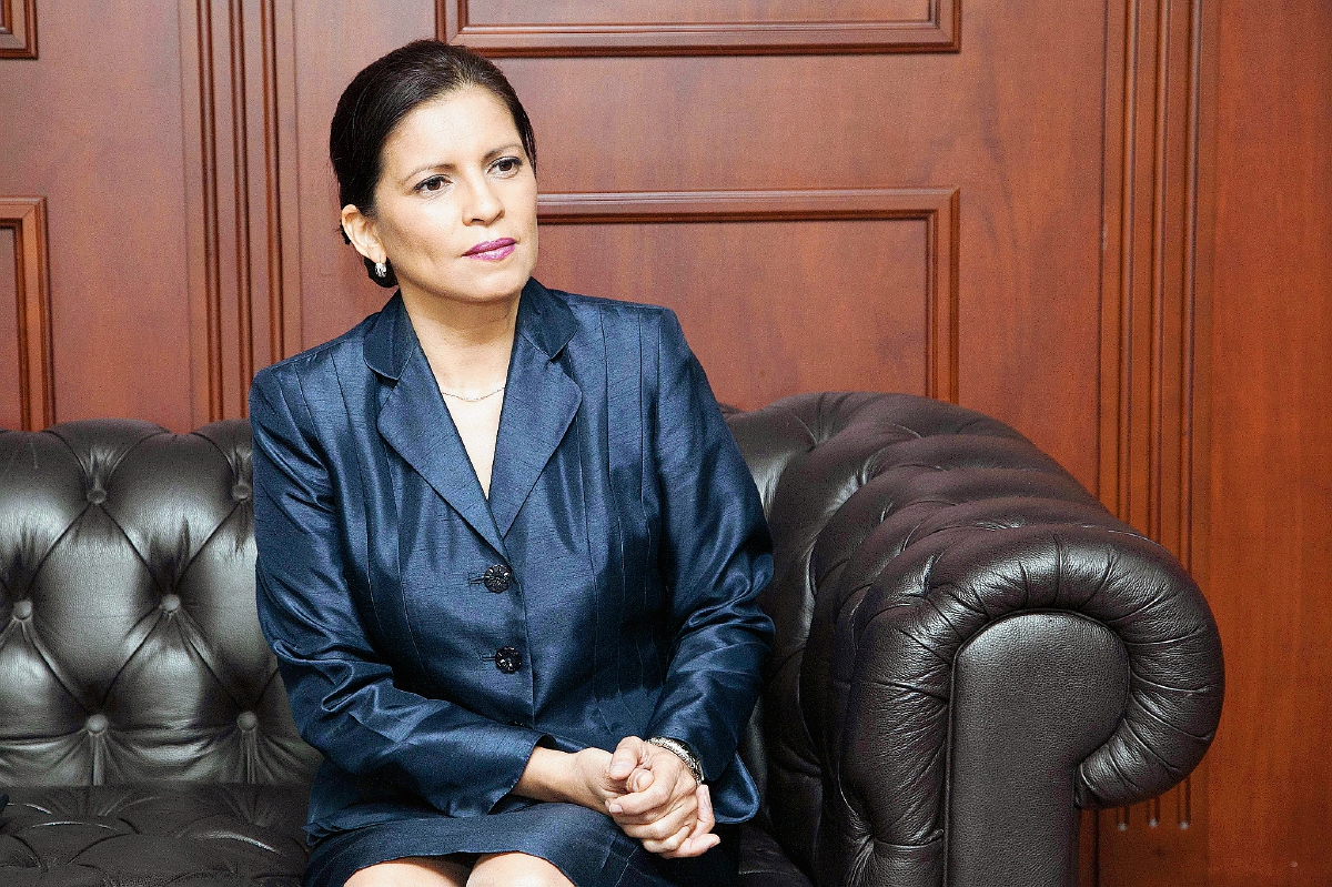 En diciembre de 2013, Rebeca Monzón Rojas presentó Cartas Credenciales en Ecuador. (Foto Prensa Libre: Cancillería Ecuador)
