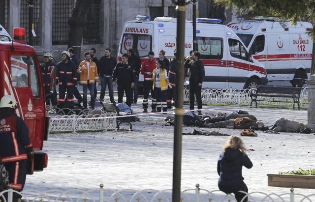Mueren 10 personas en ataque en Estambul. (Foto Prensa Libre: AP)