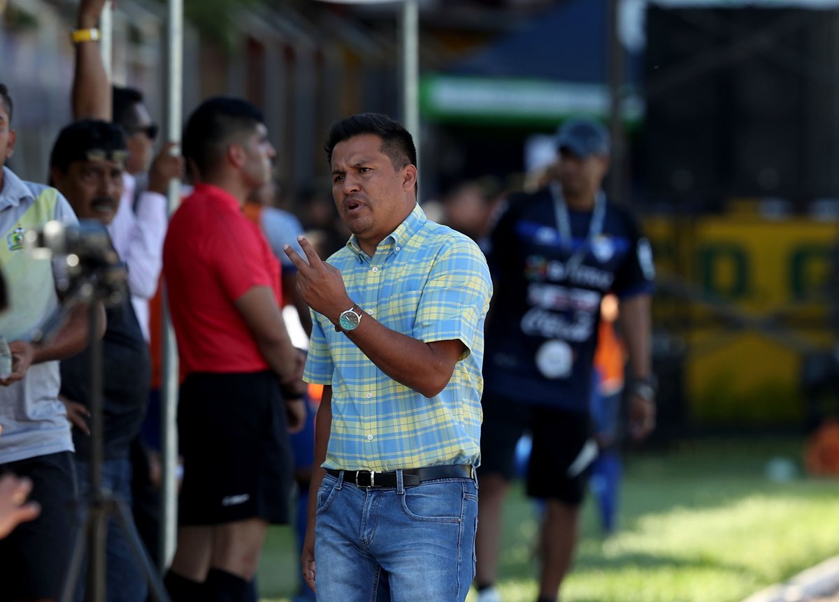 El entrenador de Guastatoya Amarini Villatoro asegura que la clasificación a la final el el premio por haber hecho una buena fase de clasificación. (Foto Prensa Libre: Carlos Vicente)