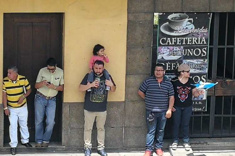 La expectación es notoria en los guatemaltecos que observan las diferentes manifestaciones a favor de Iván Velásquez.