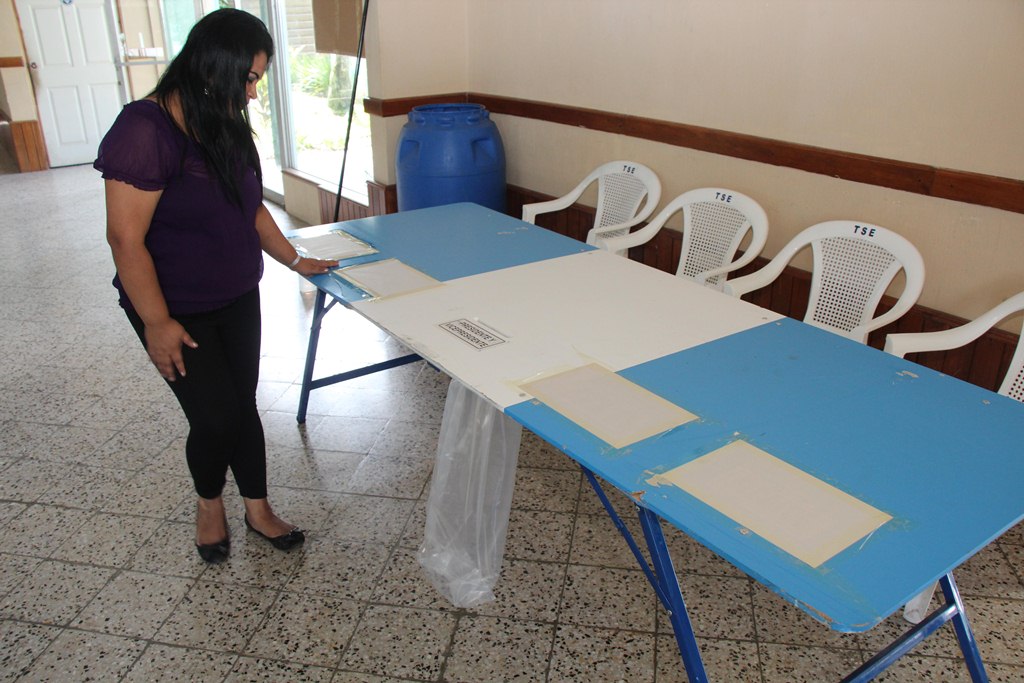 Uno de los centros de votación en la ciudad de Cobán, Alta Verapaz. (Foto Prensa Libre: Eduardo Sam)