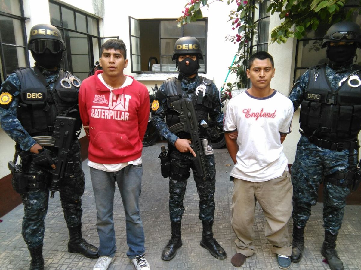Los hermanos Quinteros Botzoc fueron detenidos acusados de haber asesinado y descuartizado a dos personas. (Foto Prensa Libre: Estuardo Paredes)