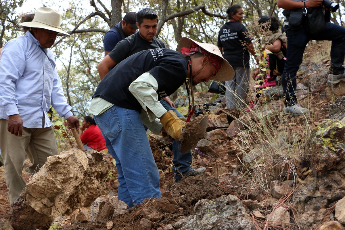 En México es común el hallazgo de fosas clandestinas. (Foto Prensa Libre: EFE).