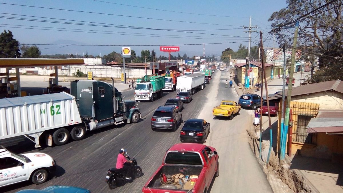 Así lucía la carretera en Chimaltenango en horas de la mañana (Foto Prensa Libre: Víctor Chamalé)