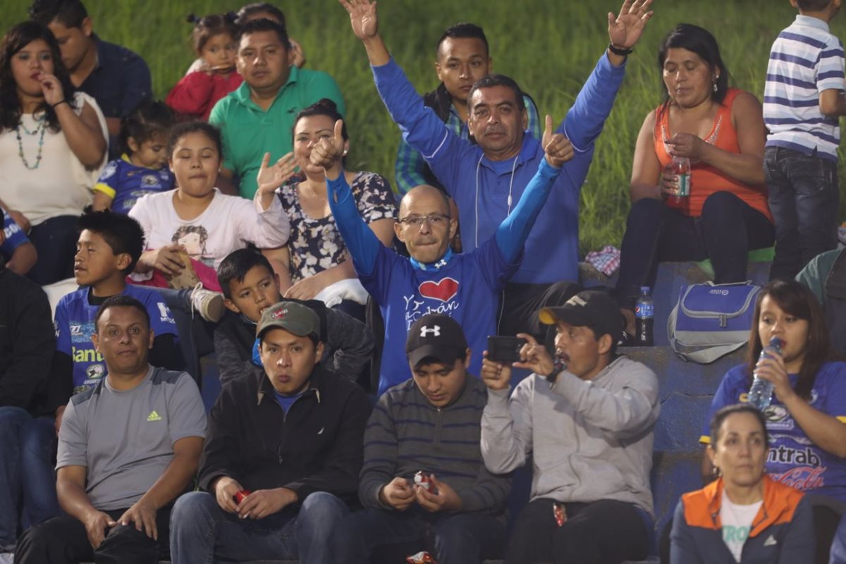 El apoyo de los aficionados fue incondicional para Cobán.