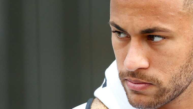 Neymar, aparentemente, continuará con el París Saint-Germain. (Foto Prensa Libre: AFP)