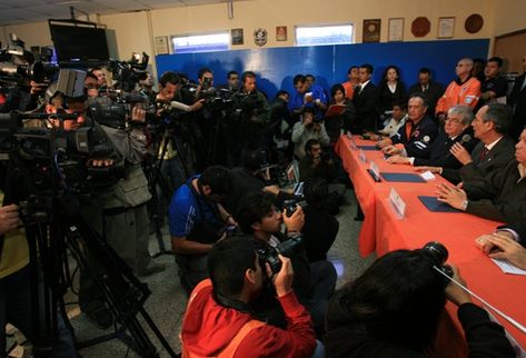Periodistas en conferencia de Conred. (Foto Prensa Libre: Hugo Navarro)
