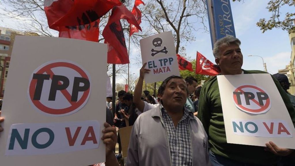 Trump no es el único que se opone al TPP. Por otras razones, el acuerdo ha sido cuestionado por organizaciones civiles y activistas en América Latina. AFP