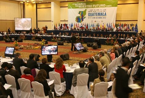 Funcionarios y representantes de países amigos y de organismos  internacionales. (Esbin García)