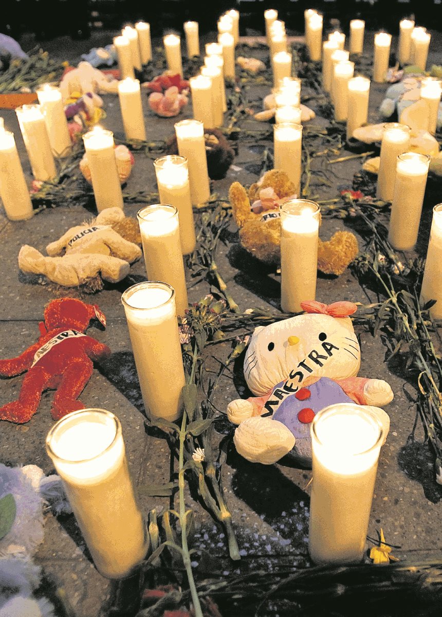 Organizaciones de la sociedad civil han pedido justicia por las 41 menores fallecidas en la tragedia del Hogar Seguro. (Foto Prensa Libre: Archivo)