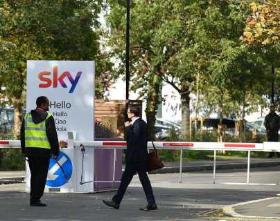 Comcast en ventaja para comprar grupo televisivo Sky tras subasta