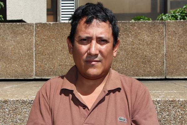 Milton Danilo Mendizábal, ex trabajador del Renap, fue capturado por falsificar documentos. (Foto Prensa Libre: PNC)