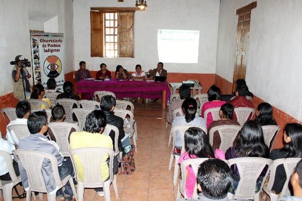 Jóvenes de Quiché, durante el taller que se impartió en Chichicastenango.