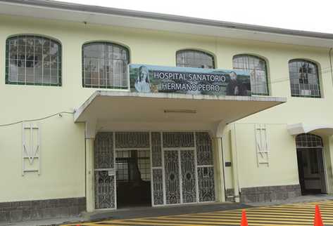 Fachada del Hospital Hermano Pedro, ubicado en la zona 11, donde desde el viernes pasado fue hospitalizado Efrain Recrinos. (Foto Prensa Libre: Esbin García)