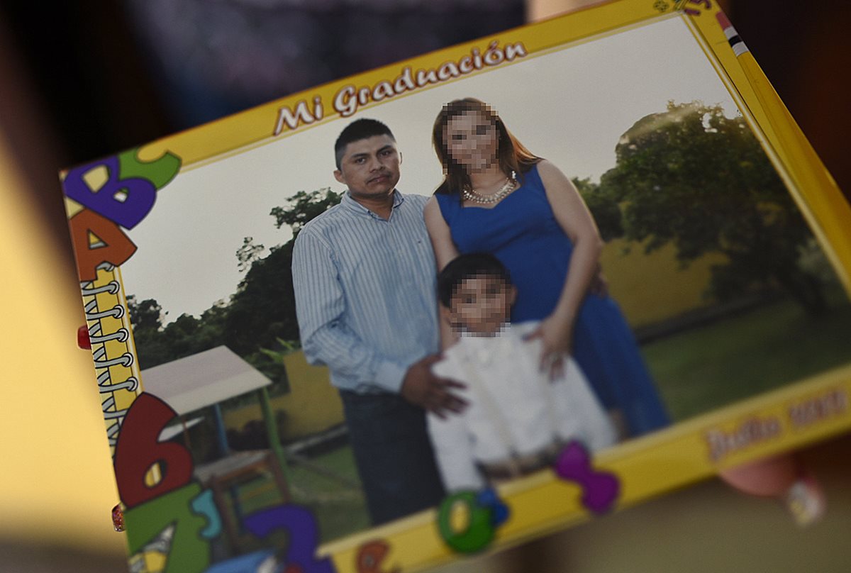 El comunicador Gumaro Pérez fue asesinado a balazos en la escuela de su hijo, en Veracruz, frente a decenas de niños y otros padres de familia. (Foto Prensa Libre: EFE)