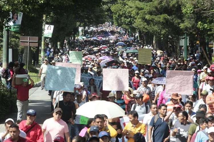 Maestros informaron que manifestarán el lunes próximo. (Foto Prensa Libre: Hemeroteca PL)