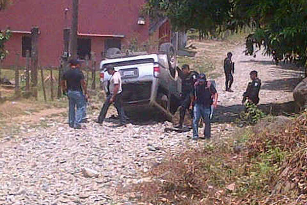 Aldea Canaán, Los Amates, Izabal, fue el escenario de un encuentro armado entre el crimen organizado y seguridad nacional (Foto Prensa Libre: MINISTERIO DE GOBERNACIÓN).