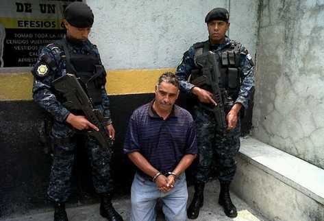 Klyber Alarcón Lemus fue detenido por los delitos de Asesinato y Atentado. (Foto Prensa Libre: PNC)