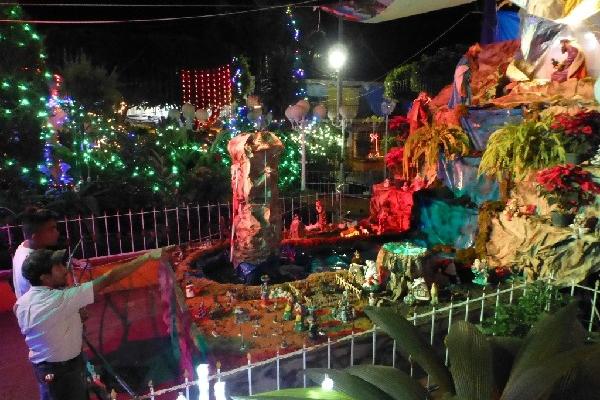 La MUNICIPALIDAD de Barberena instaló un nacimiento en el parque de esa localidad.