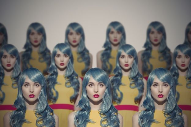 La clonación puede ser eficiente, pero da lugar a una población genéticamente idéntica, con los riesgos que esto implica. GETTY IMAGES