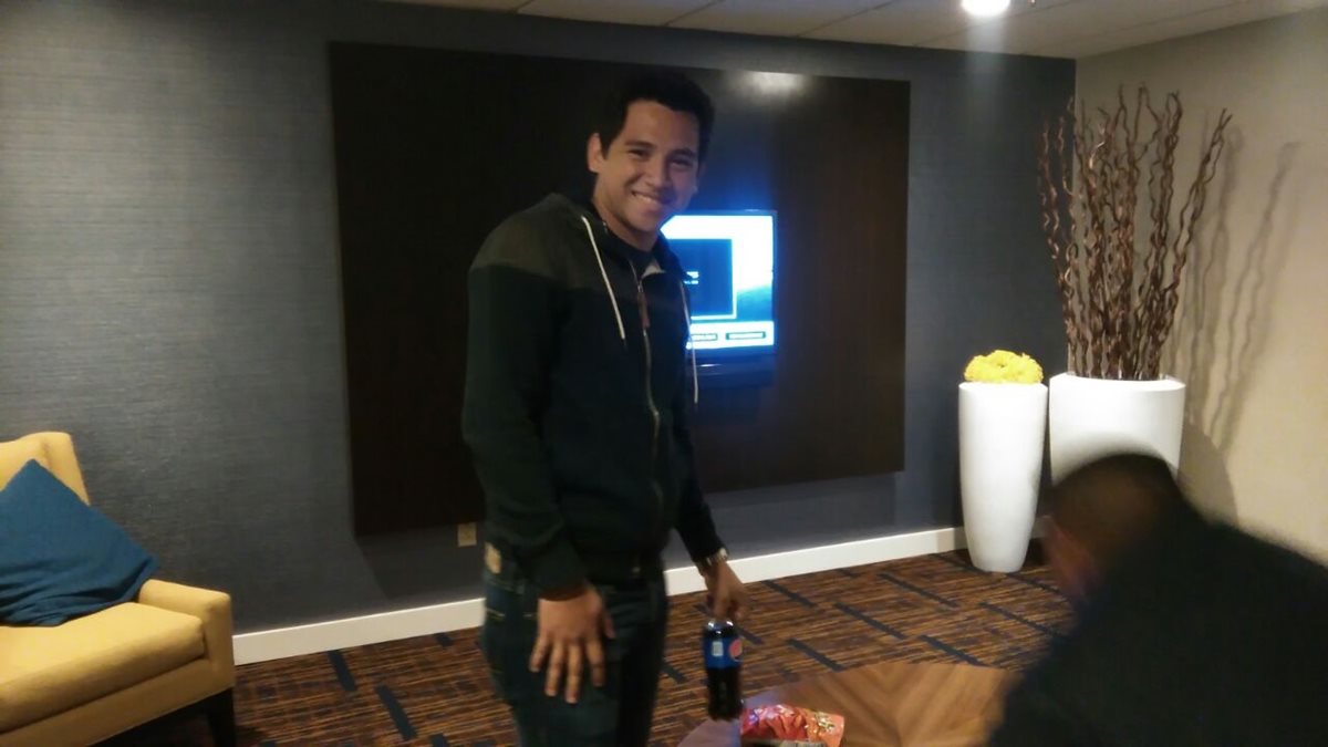 El hijo mayor del presidente comparte con los seleccionados de futbol en Estados Unidos. (Foto Prensa Libre: Francisco Sánchez)