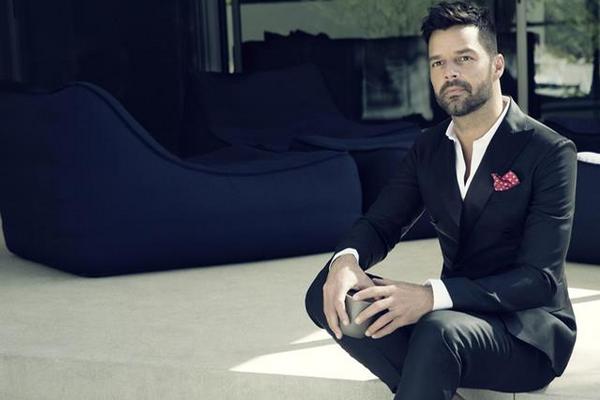 Ricky Martin asegura que su nuevo álbum incluye varios sentimientos que le hacen volver a un pasado muy romántico. (Foto Prensa Libre: EFE)