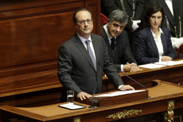  El presidente francés Francois Hollande durante su discurso ante los parlamentarios en Versalles, Francia.  (Foto Prensa Libre: AP)
