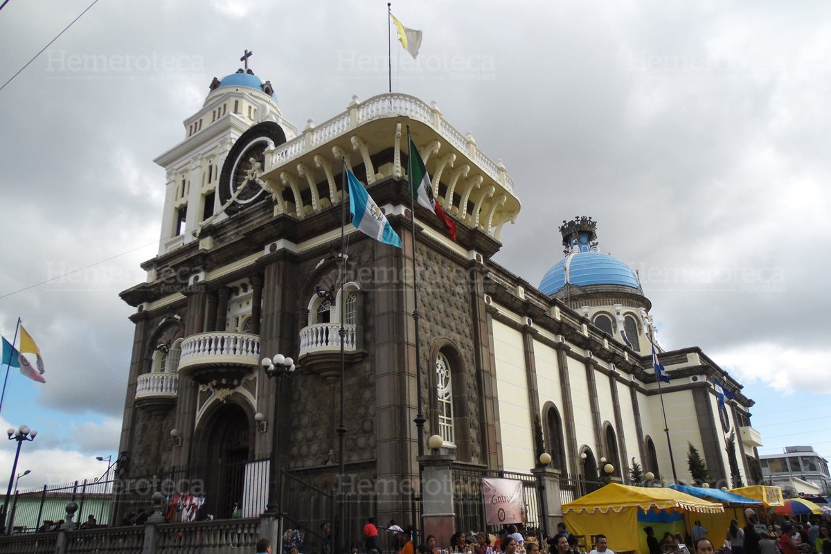 Fachada del Santuario de Nuestra Señora de Guadalupe. (Foto: Néstor Galicia)