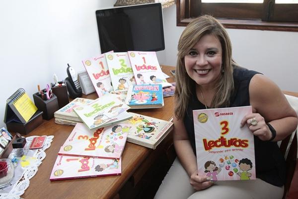 Uthzie Maza se dedica a escribir libros para fomentar la lectura en los niños de primaria y fortalecer sus capacidades de atención. (Foto Prensa Libre: Álvaro Interiano).