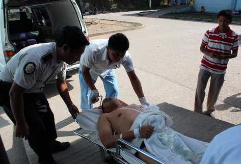 Ingresan a agente Tobal en hospital.