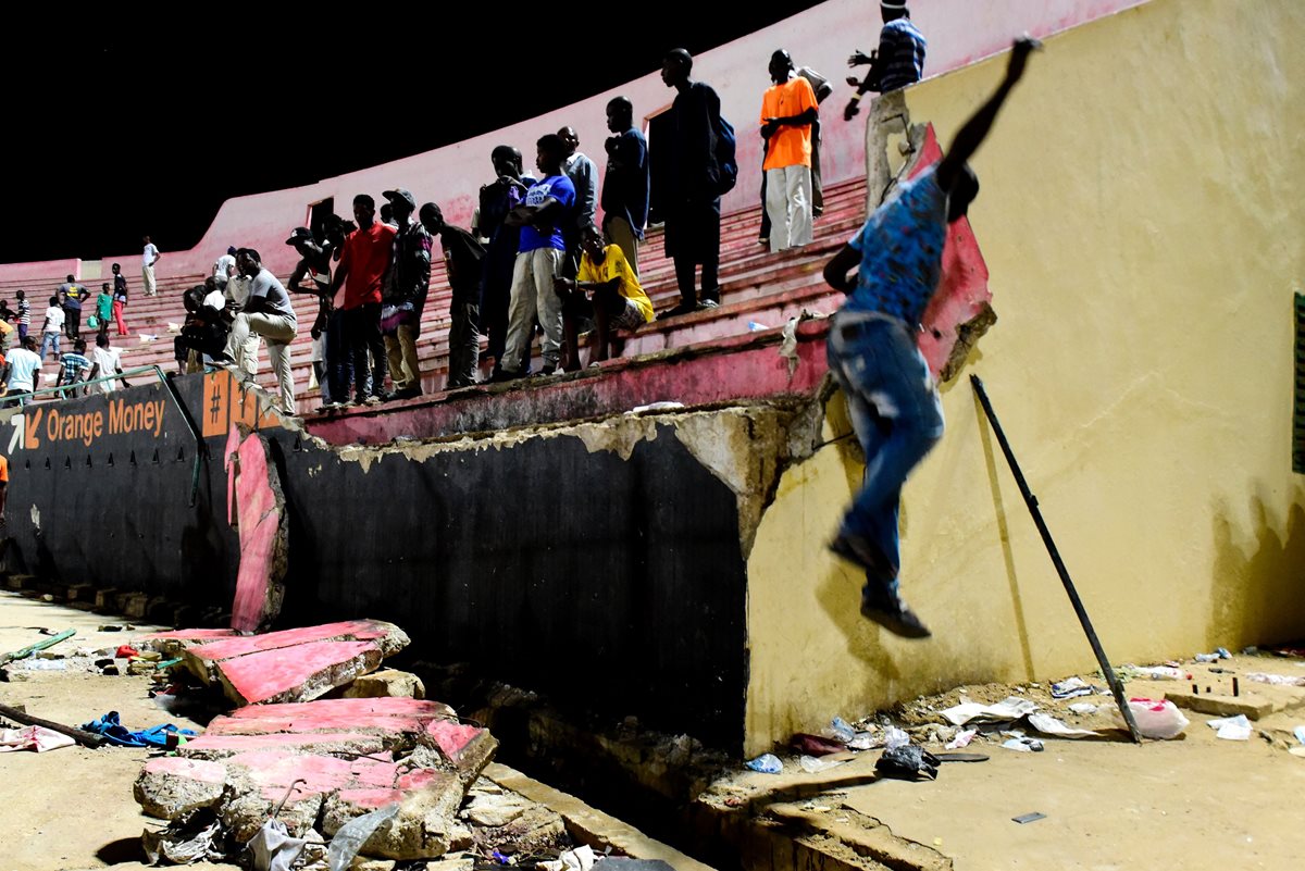 El estadio Demba Diop fue el escenario de la tragedia en Senegal. (Foto Prensa Libre: AFP)
