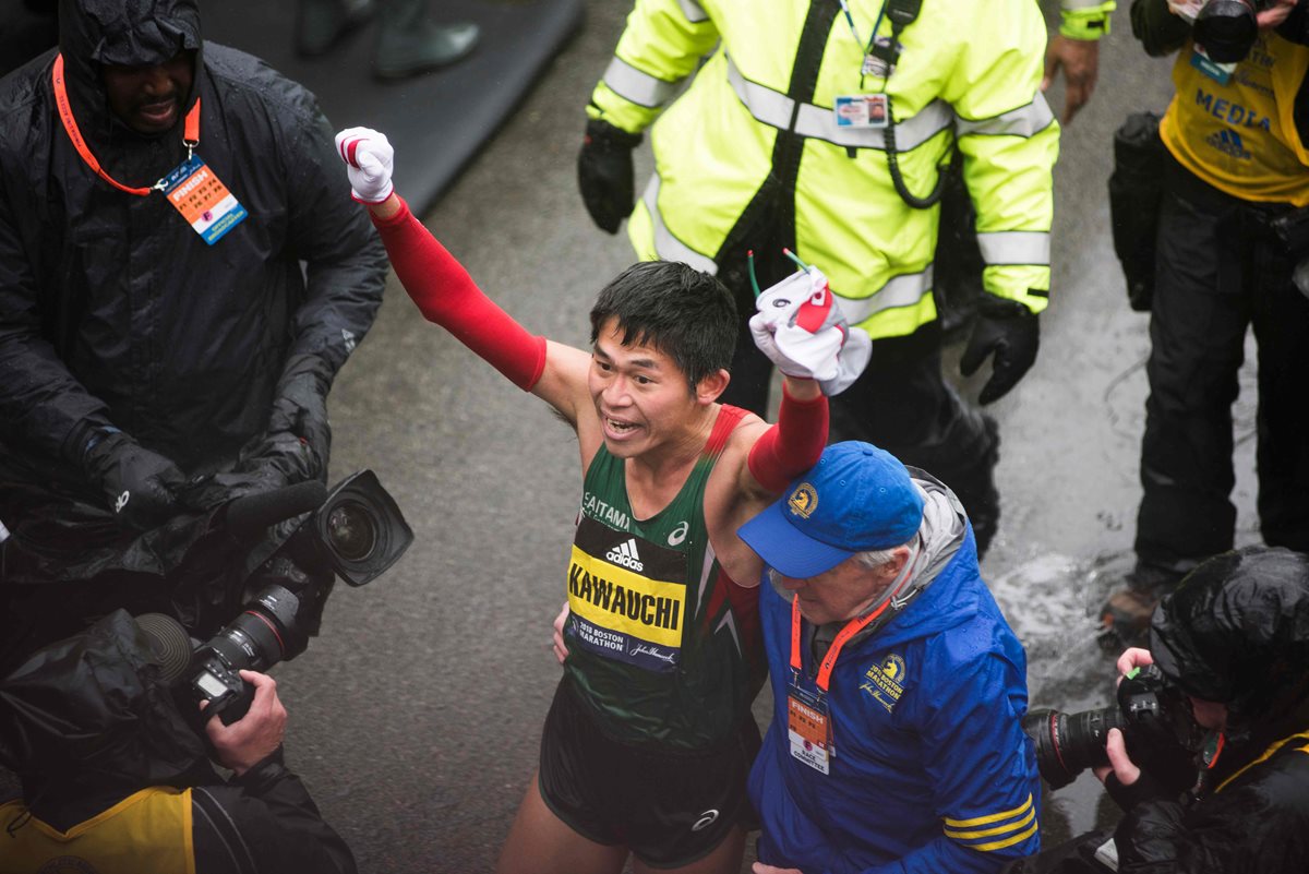 El sorprendente ganador del maratón de Boston medita dejar su trabajo de conserje
