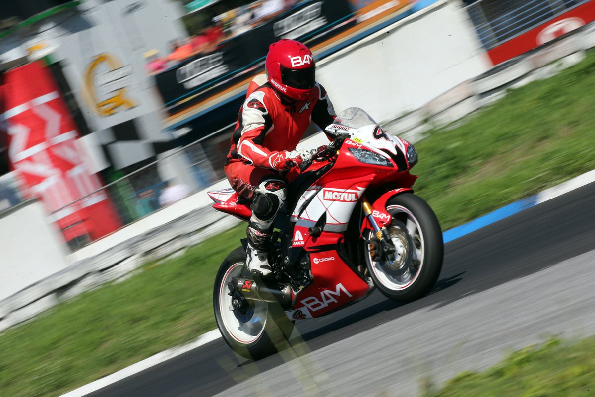 Mauricio Roque se impuso en la categoría 600cc en el Campeonato Nacional de Motovelocidad. (Foto Federación).