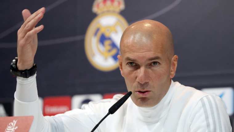Zinedine Zidane, durante la conferencia de prensa que ofreció este viernes. (Foto Prensa Libre: EFE)
